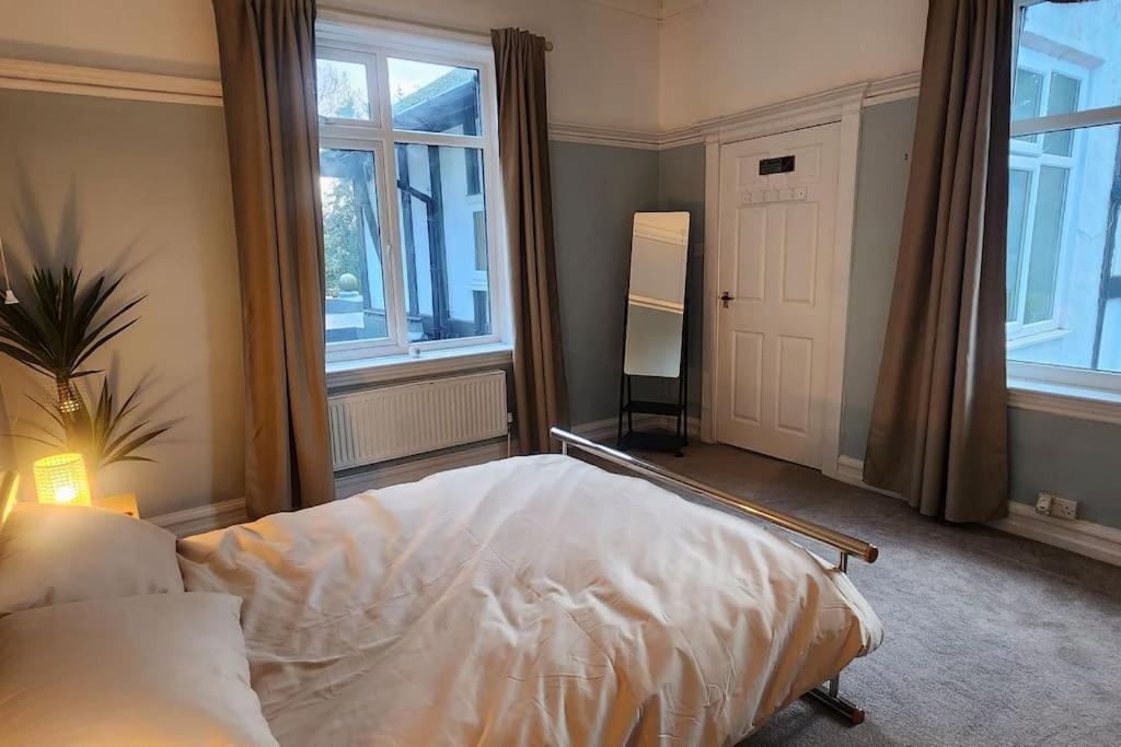 Spacious Guest Flat Near Roundhay Park Leeds  Exteriör bild