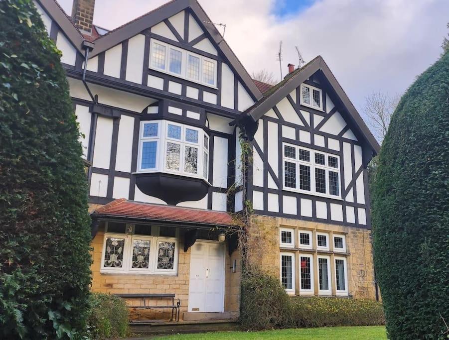Spacious Guest Flat Near Roundhay Park Leeds  Exteriör bild